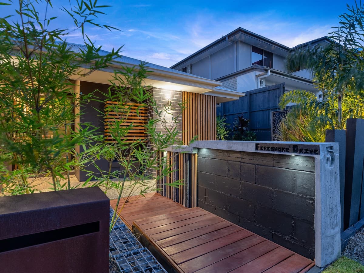 5 Foreshore Drive, Springfield Lakes QLD 4300, Springfield Lakes - Thumbnail 2