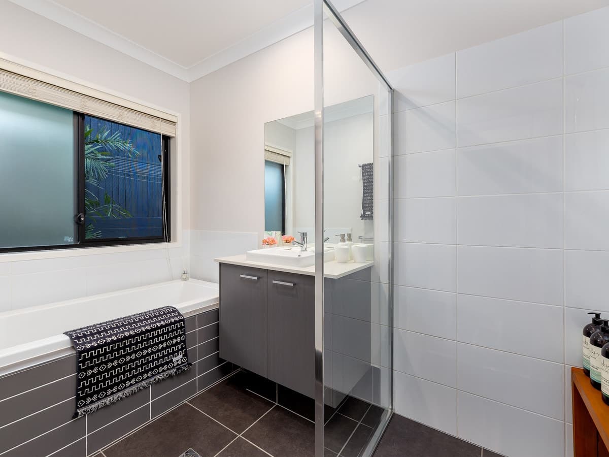 5 Foreshore Drive, Springfield Lakes QLD 4300, Springfield Lakes - Thumbnail 3