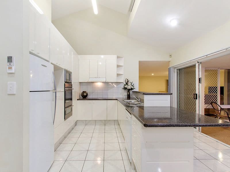 9 Gregory Drive, Carrara QLD 4211, Carrara - Thumbnail 5