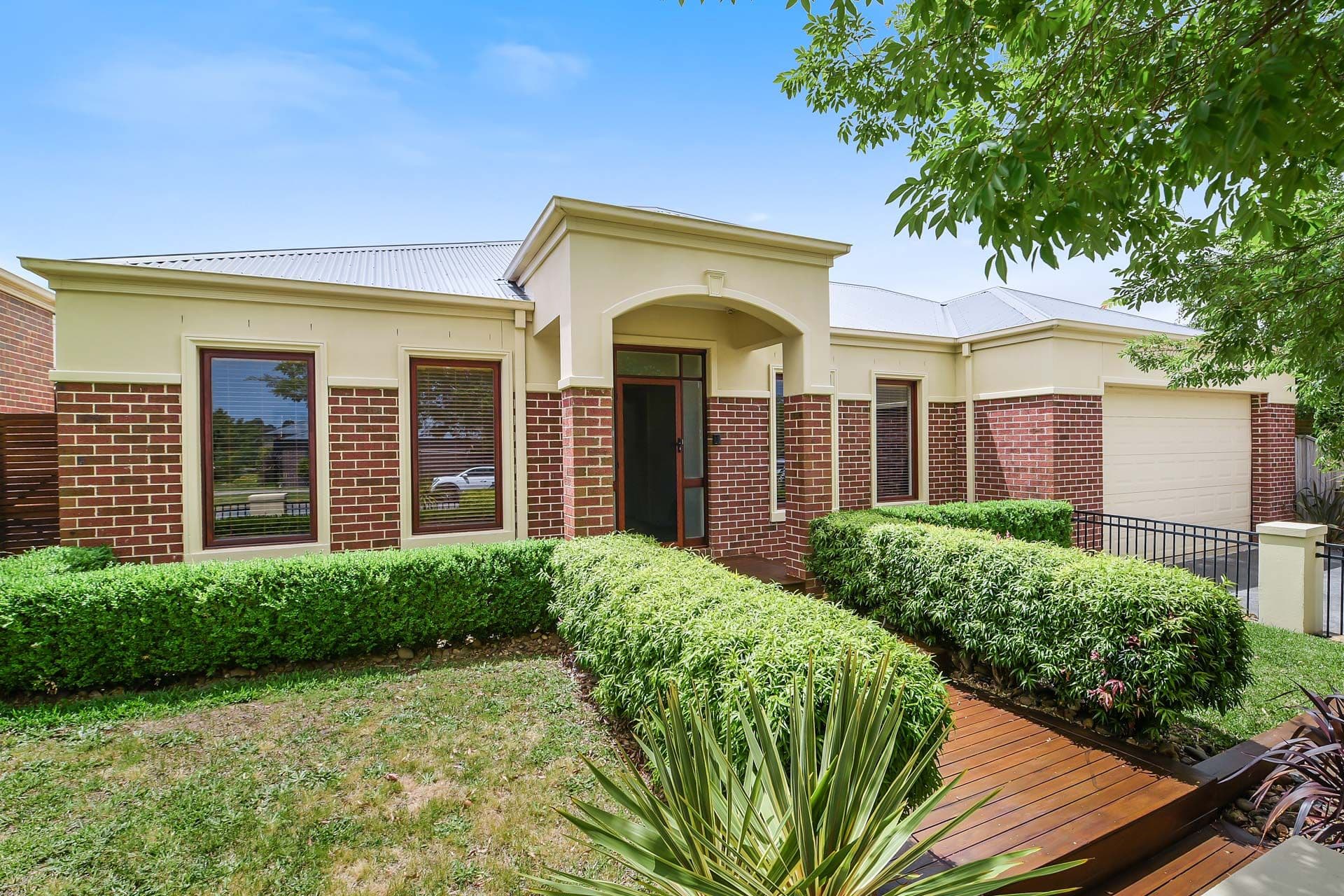 76 Fairholme Boulevard, Berwick VIC 3806, Berwick - Thumbnail 3