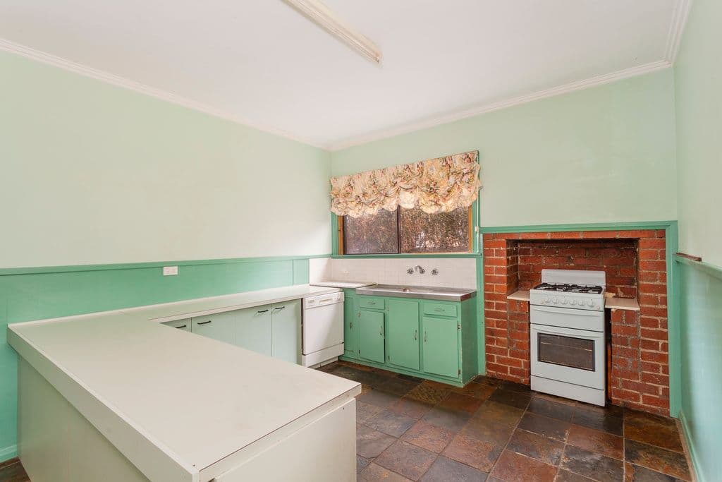 35 Oxford Street, WHITTINGTON VIC 3219, Whittington - Thumbnail 2