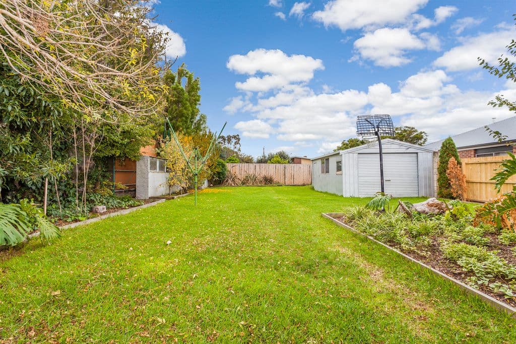 35 Oxford Street, WHITTINGTON VIC 3219, Whittington - Thumbnail 6