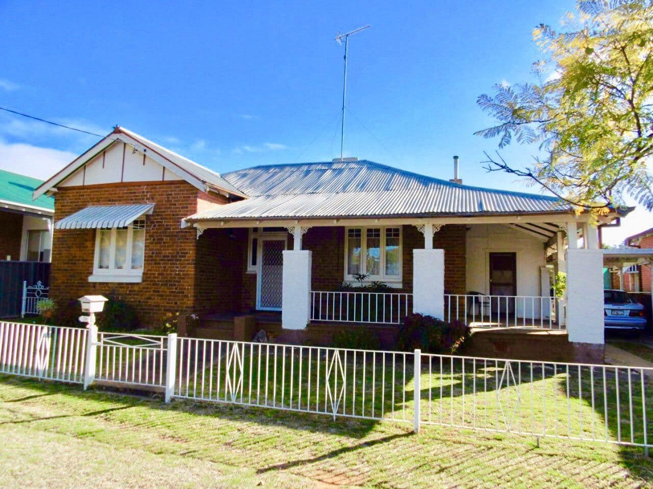 30 Elizabeth Street, Parkes - Image 1