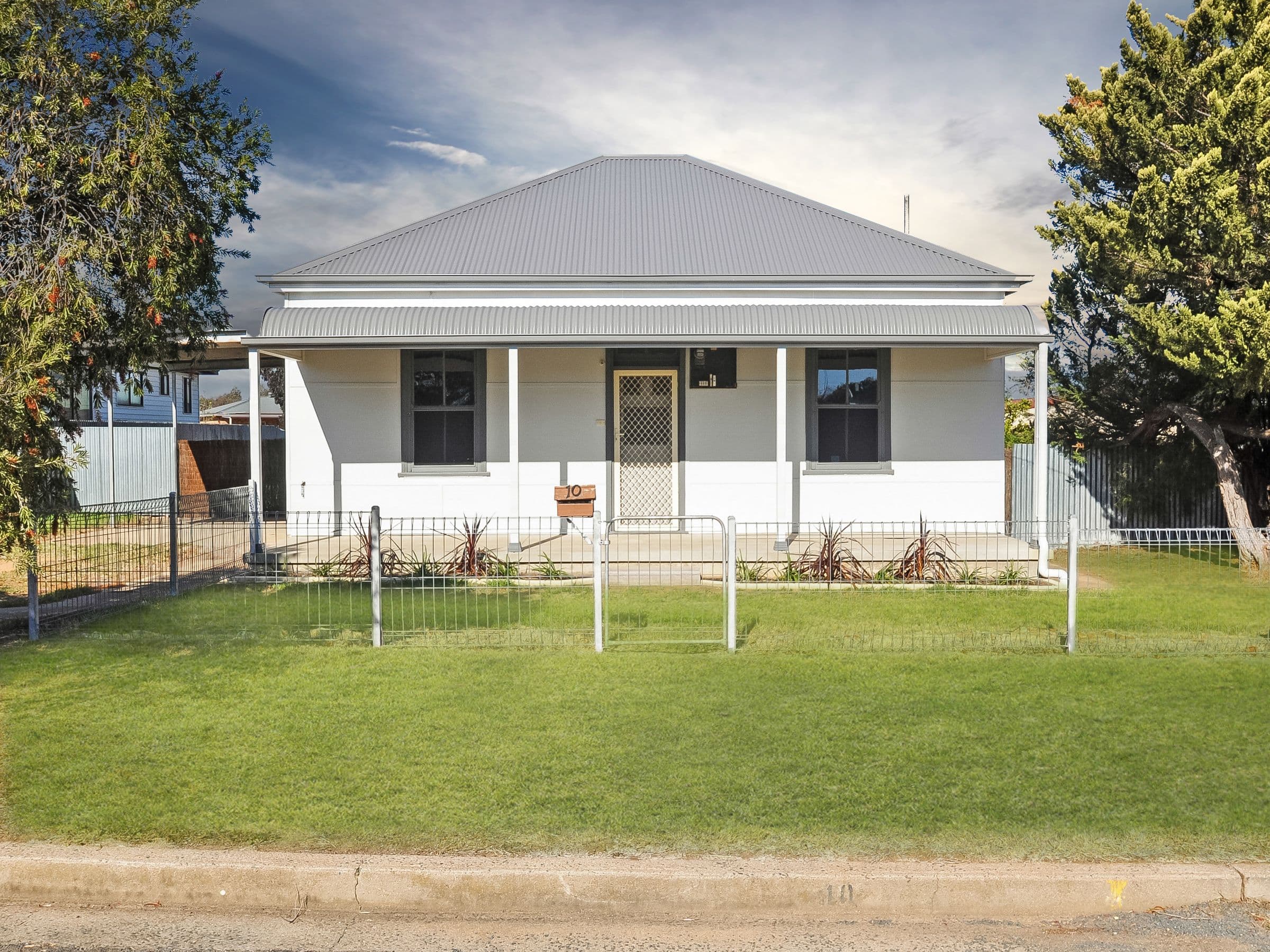 10 Gloucester Street, Junee - Image 1