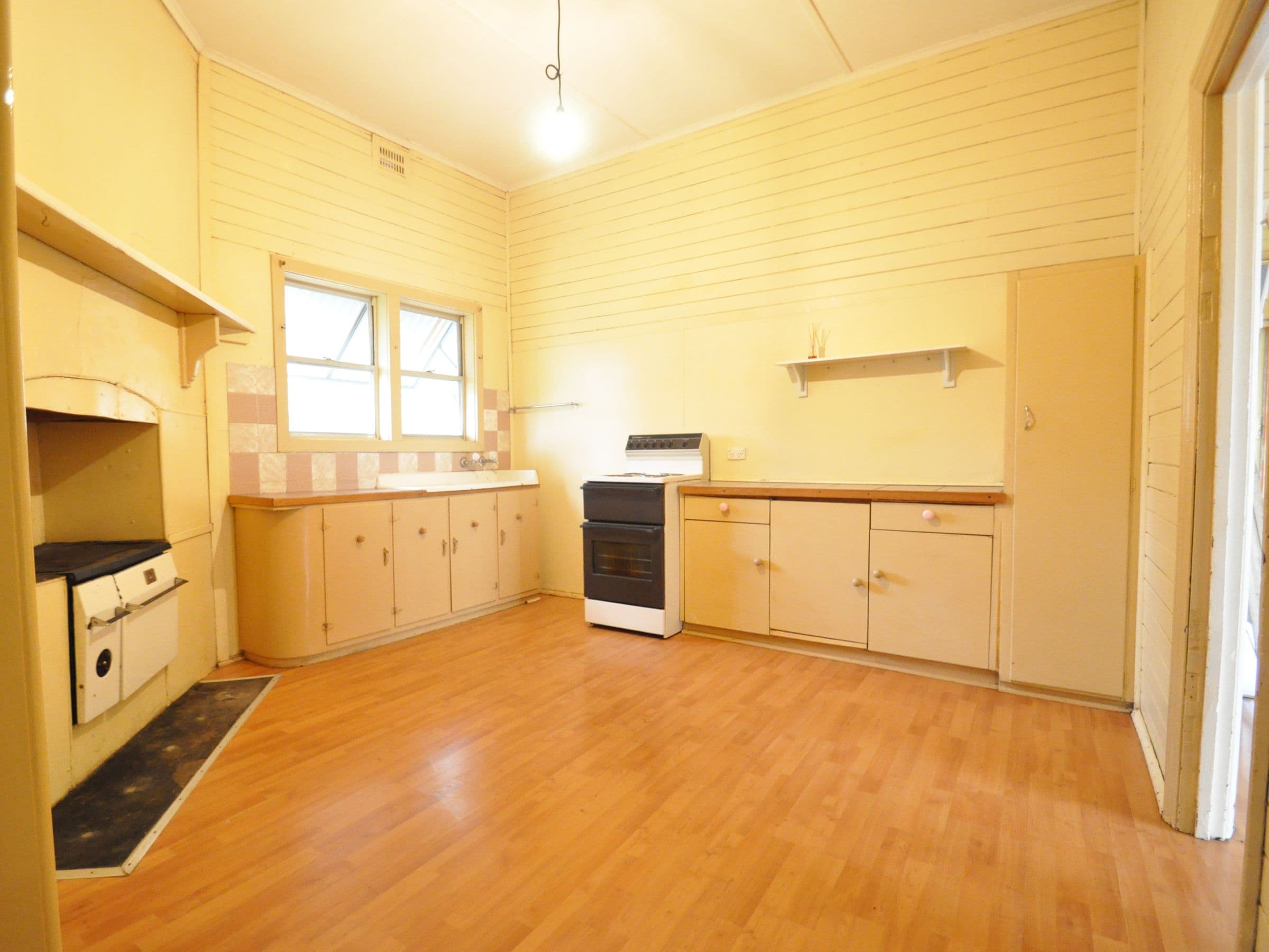 10 Gloucester Street, Junee - Thumbnail 3