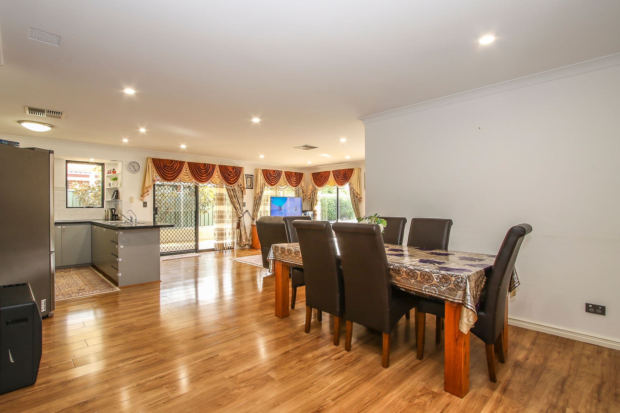 87 Arthur Road, Wattle Grove WA 6107, Wattle Grove - Thumbnail 5