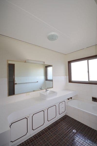 3 Canal Avenue, Runaway Bay QLD 4216, Runaway Bay - Thumbnail 6