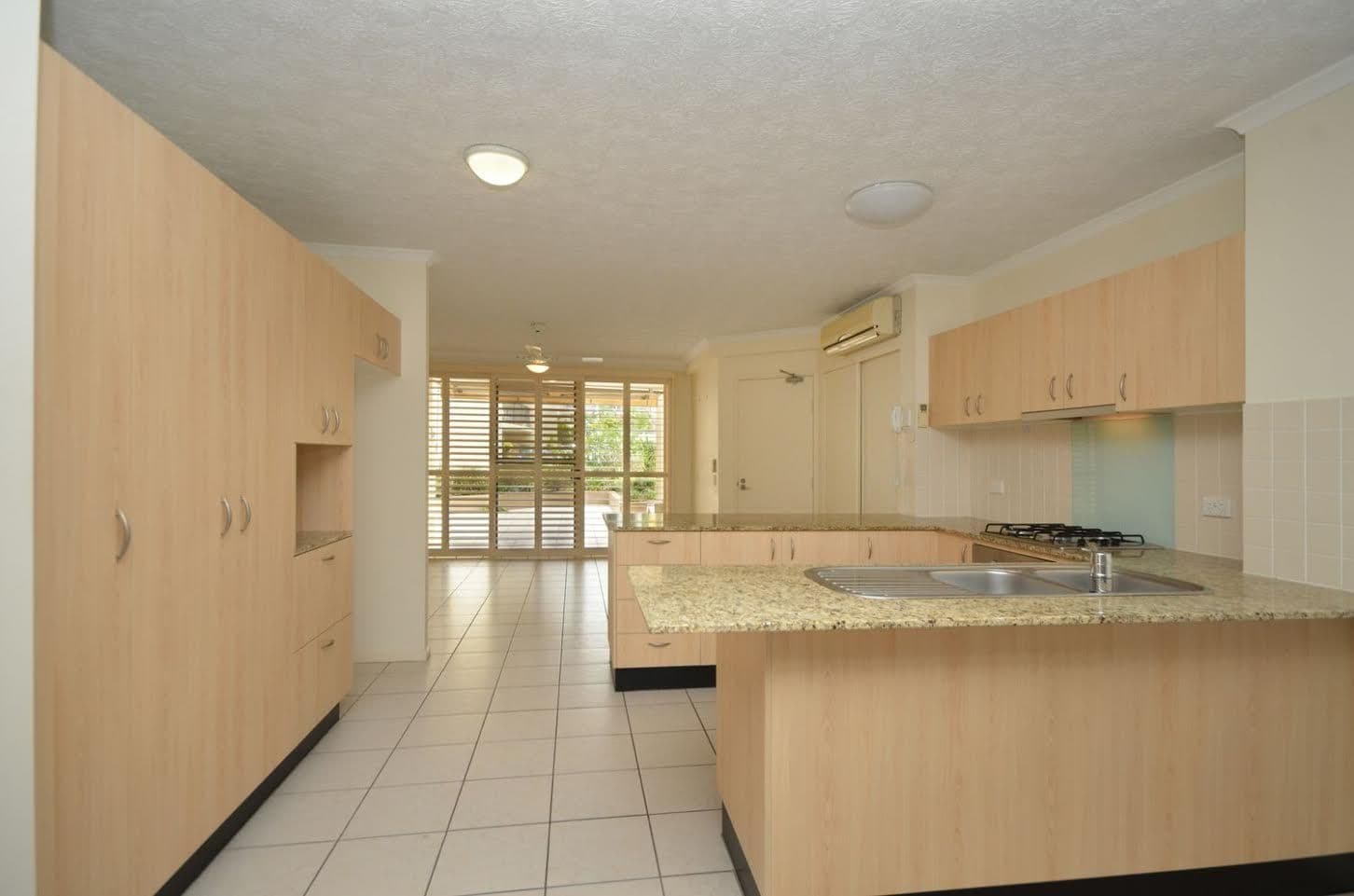 4 Park Avenue, Burleigh Heads QLD 4220, Burleigh Heads - Thumbnail 4