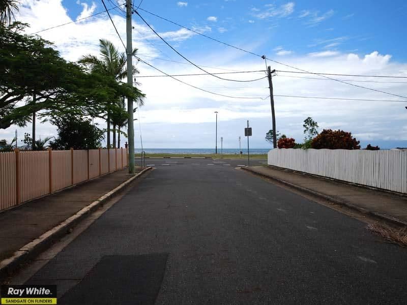 15 First Avenue, SANDGATE QLD 4017, Sandgate - Thumbnail 7