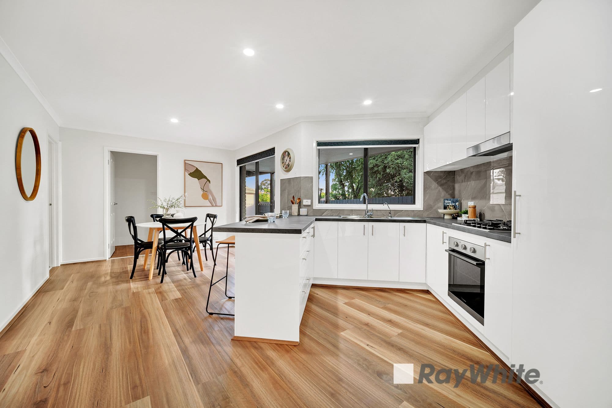 11 Amber Crescent, Narre Warren VIC 3805, Narre Warren - Thumbnail 4