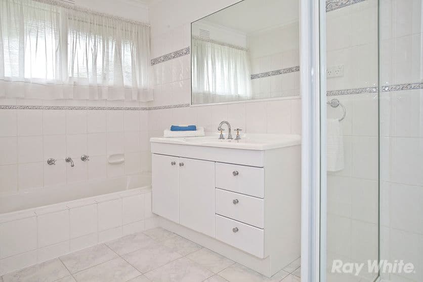 6 Highwood Drive, WHEELERS HILL VIC 3150, Wheelers Hill - Thumbnail 8