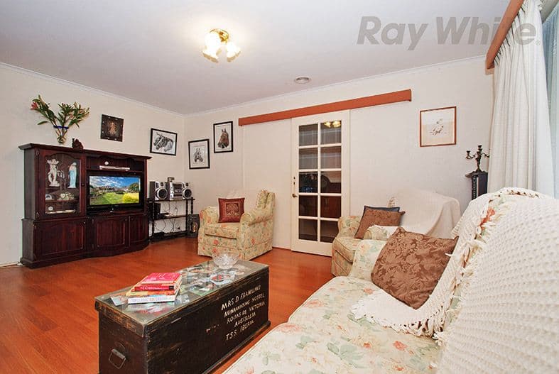 76 GREENSLOPES Drive, Mooroolbark VIC 3138, Mooroolbark - Thumbnail 2
