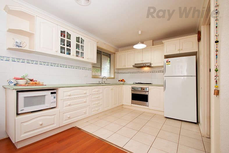 76 GREENSLOPES Drive, Mooroolbark VIC 3138, Mooroolbark - Thumbnail 3