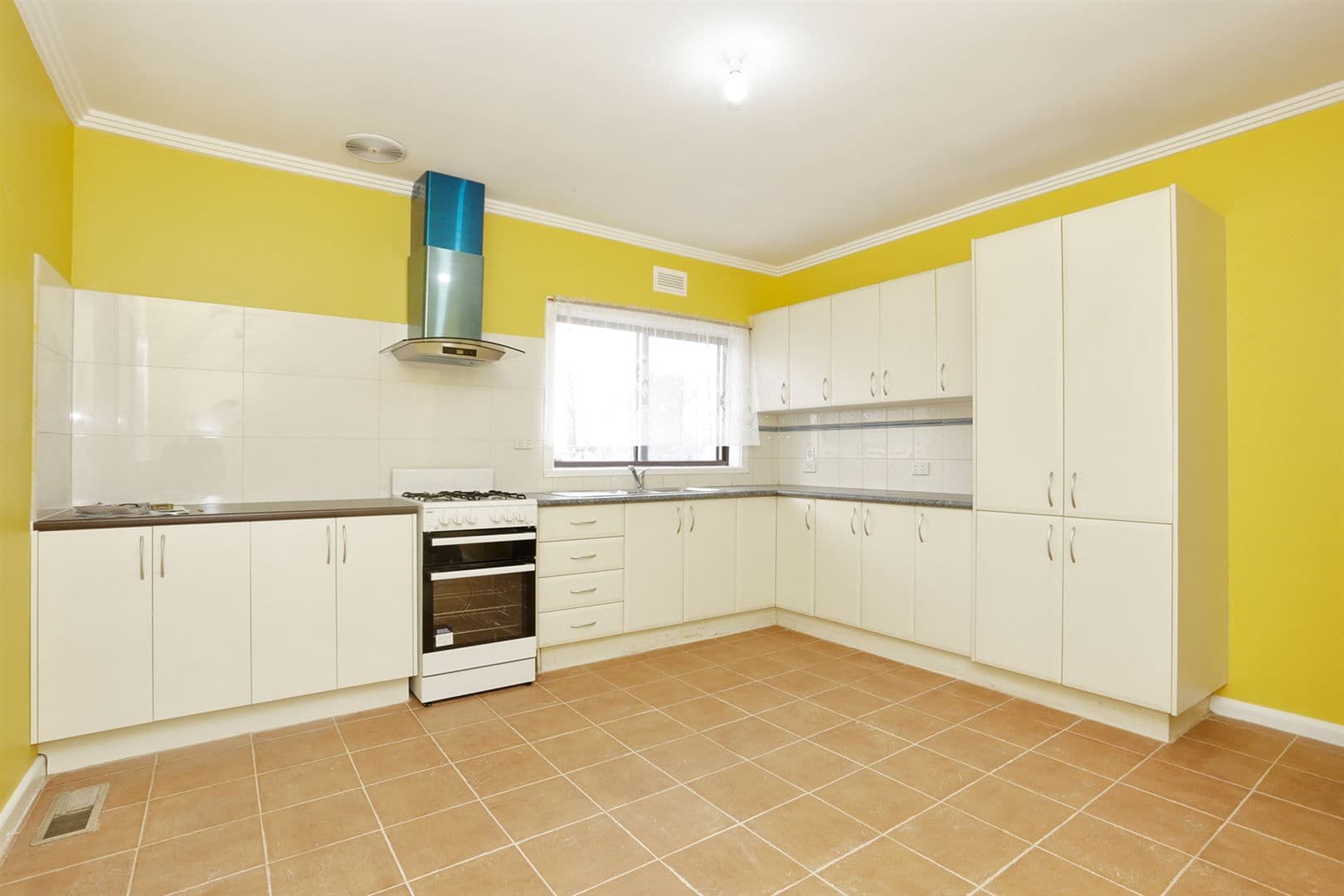 7 Crescent Street, Noble Park VIC 3174, Noble Park - Thumbnail 3