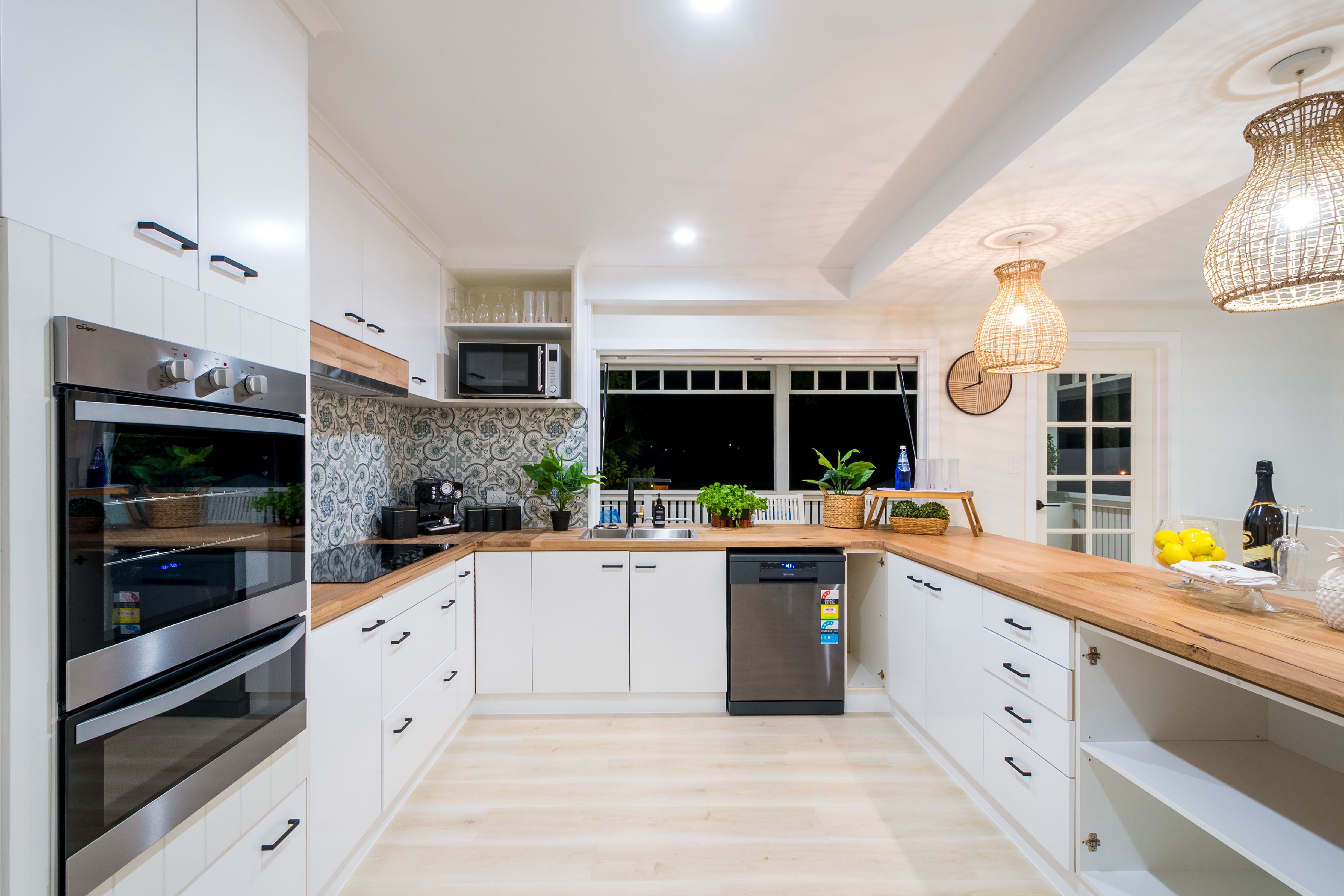 12 Grevillia Avenue, Southport QLD 4215, Southport - Thumbnail 8