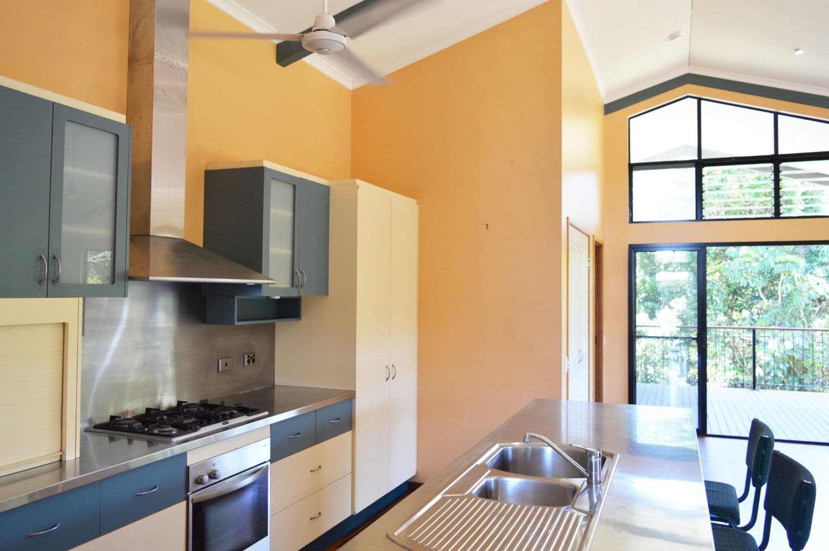 65 Holland Street, Wongaling Beach QLD 4852, Wongaling Beach - Thumbnail 2