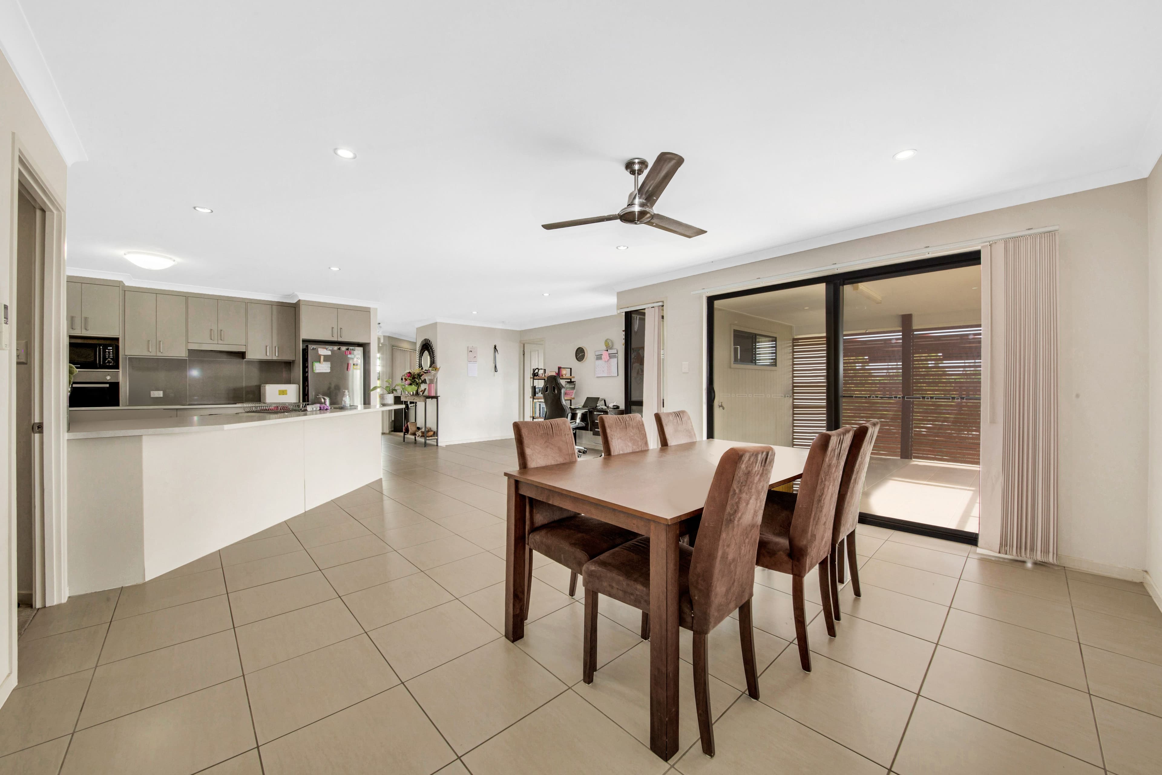 27 Holland Street, West Gladstone QLD 4680, West Gladstone - Thumbnail 7