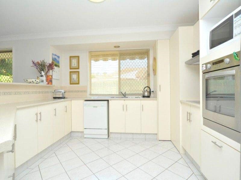 17 Cootharaba Drive, HELENSVALE QLD 4212, Helensvale - Thumbnail 3