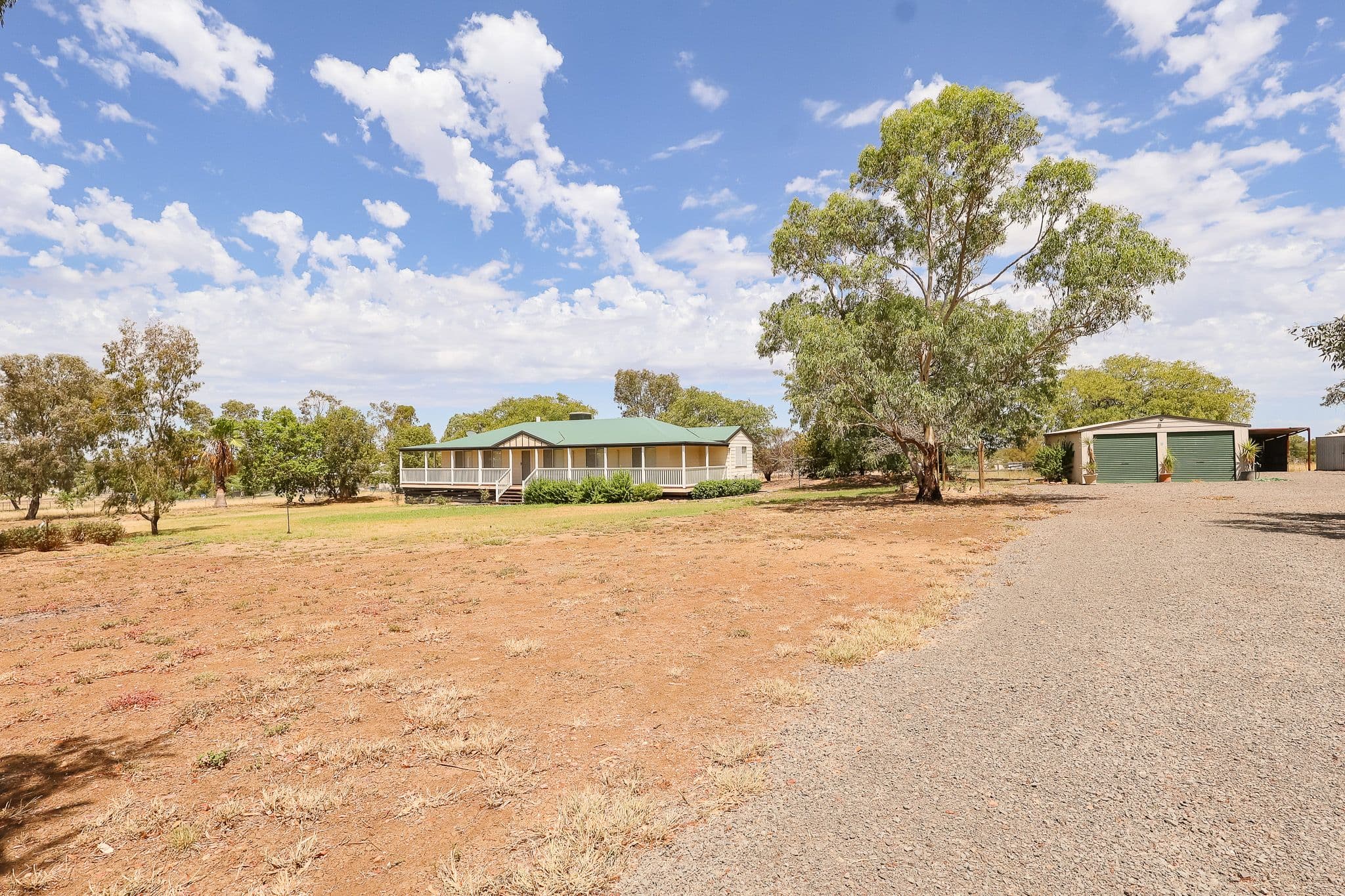 33 Roslyn Drive, Roma QLD 4455, Roma - Image 1