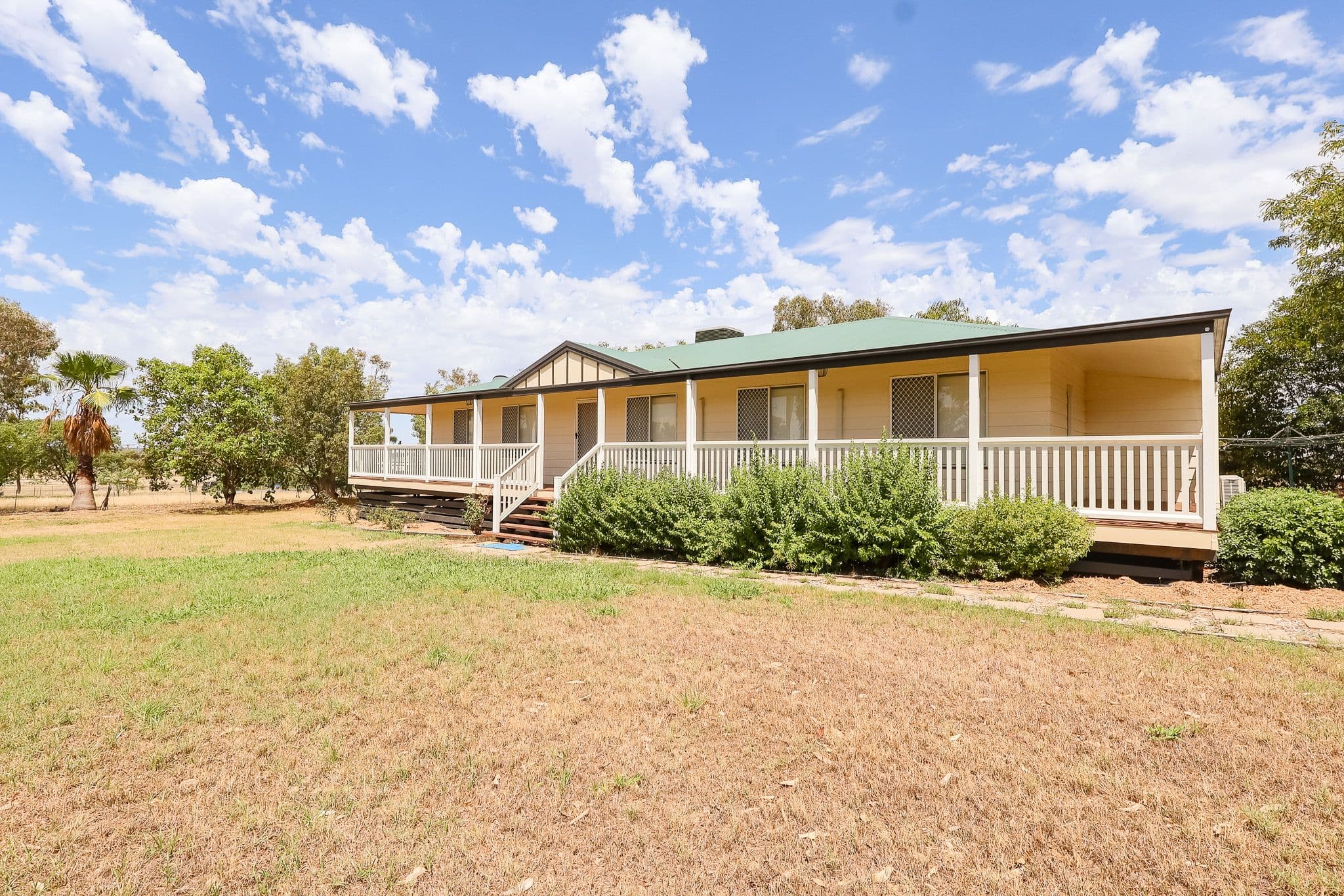 33 Roslyn Drive, Roma QLD 4455, Roma - Thumbnail 2