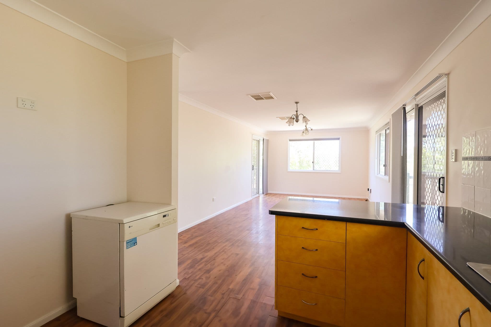 33 Roslyn Drive, Roma QLD 4455, Roma - Thumbnail 6
