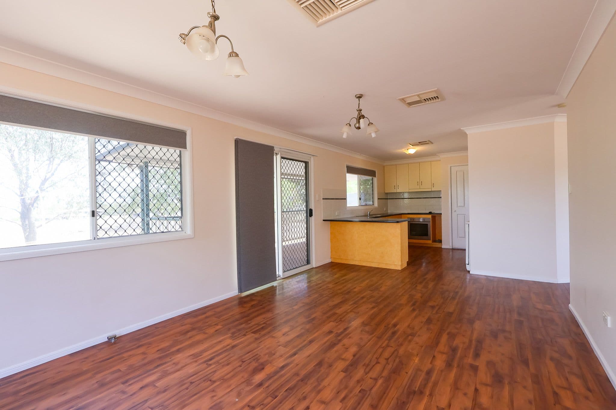 33 Roslyn Drive, Roma QLD 4455, Roma - Thumbnail 8