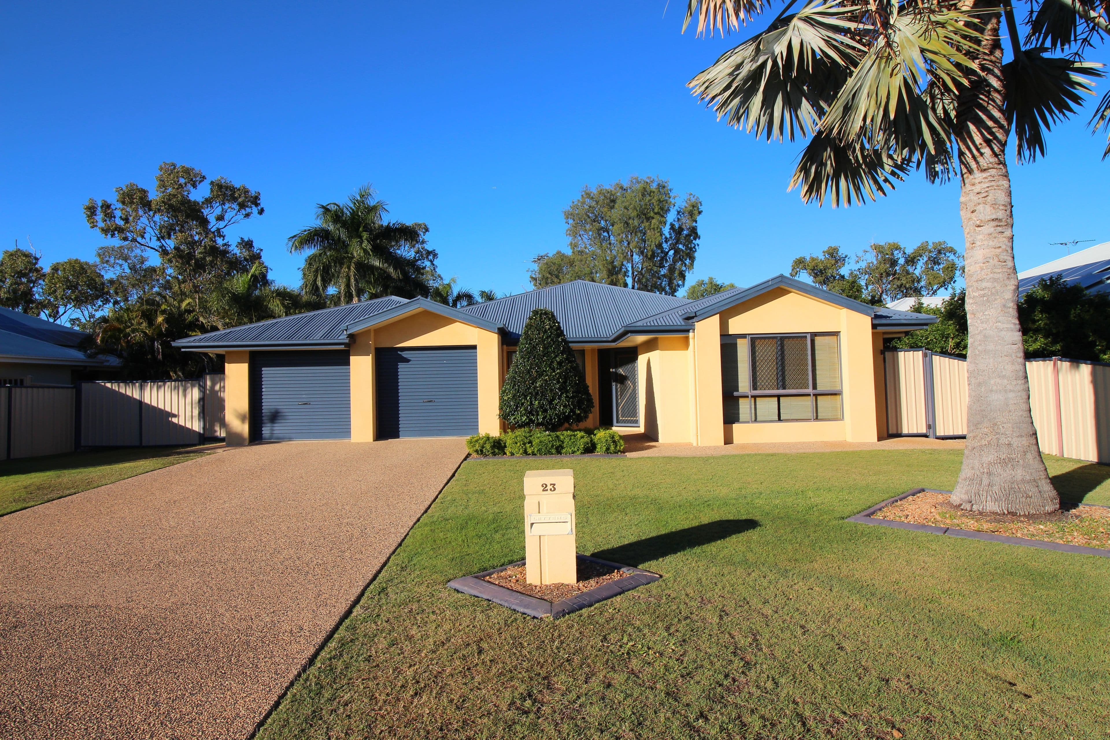 23 Carrington Place, Emerald QLD 4720, Emerald - Thumbnail 2