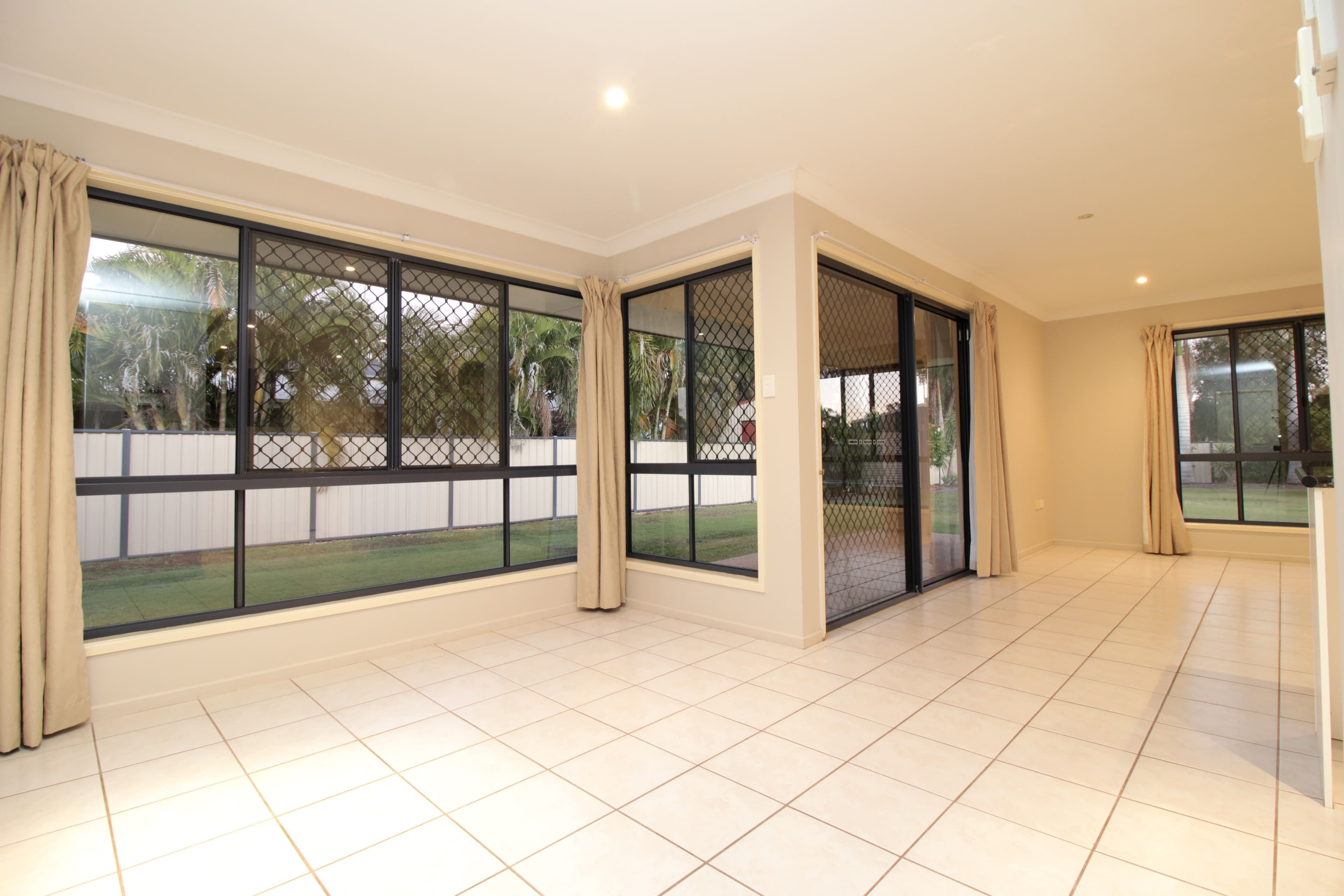 23 Carrington Place, Emerald QLD 4720, Emerald - Thumbnail 3