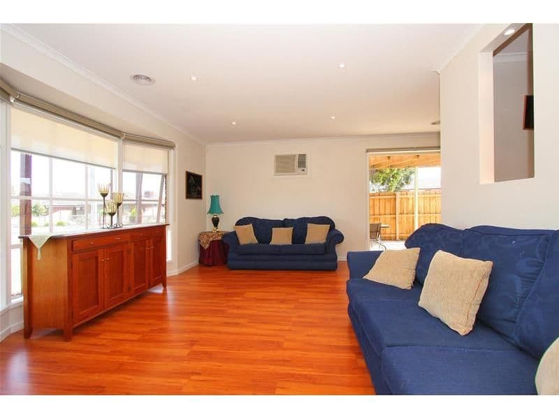 17 Leilani Grove, THOMASTOWN VIC 3074, Thomastown - Thumbnail 2