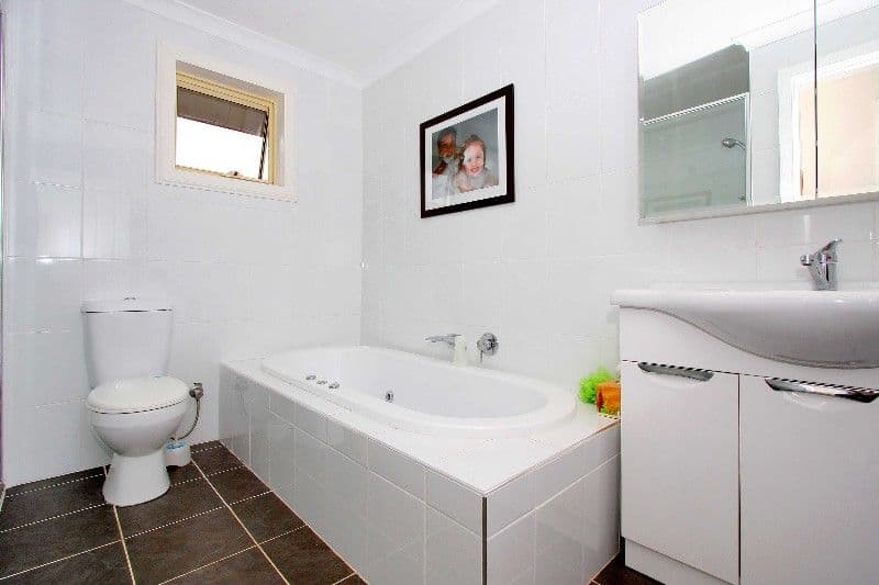 13 Daimler Avenue, KEILOR DOWNS VIC 3038, Keilor Downs - Thumbnail 5
