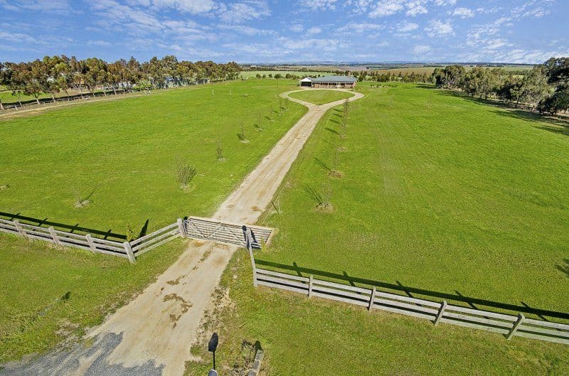 25 Parker Road, SUTHERLANDS CREEK VIC 3331, Sutherlands Creek - Thumbnail 4