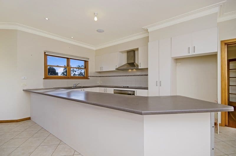 25 Parker Road, SUTHERLANDS CREEK VIC 3331, Sutherlands Creek - Thumbnail 5