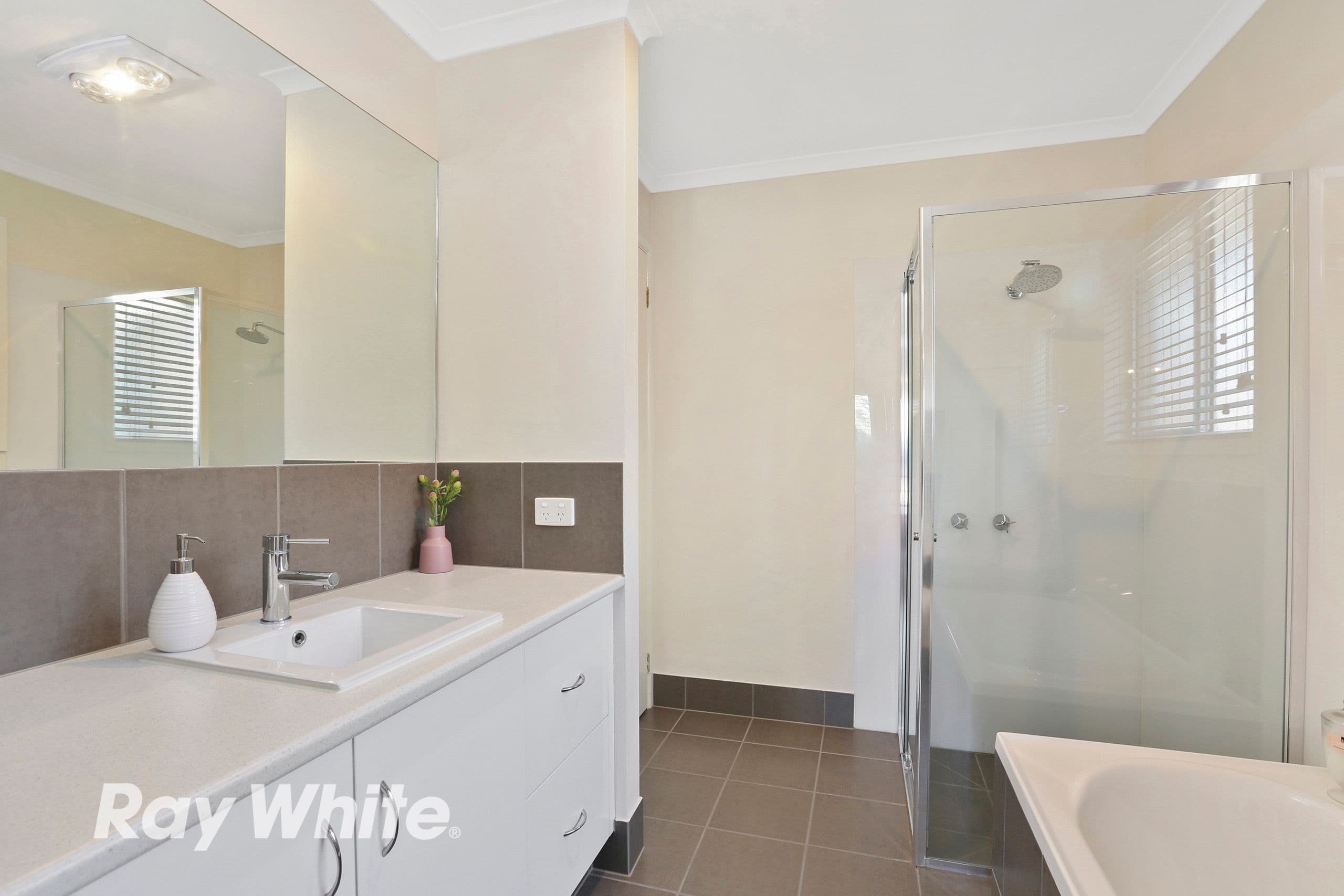 28 Caldermeade Road, Corio VIC 3214, Corio - Thumbnail 2