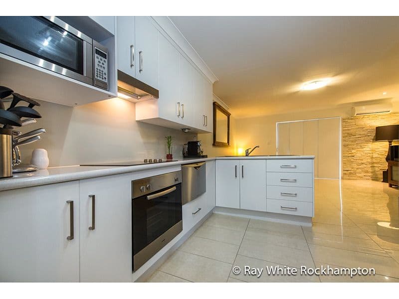 223 Denham Street, THE RANGE QLD 4700, The Range - Thumbnail 3