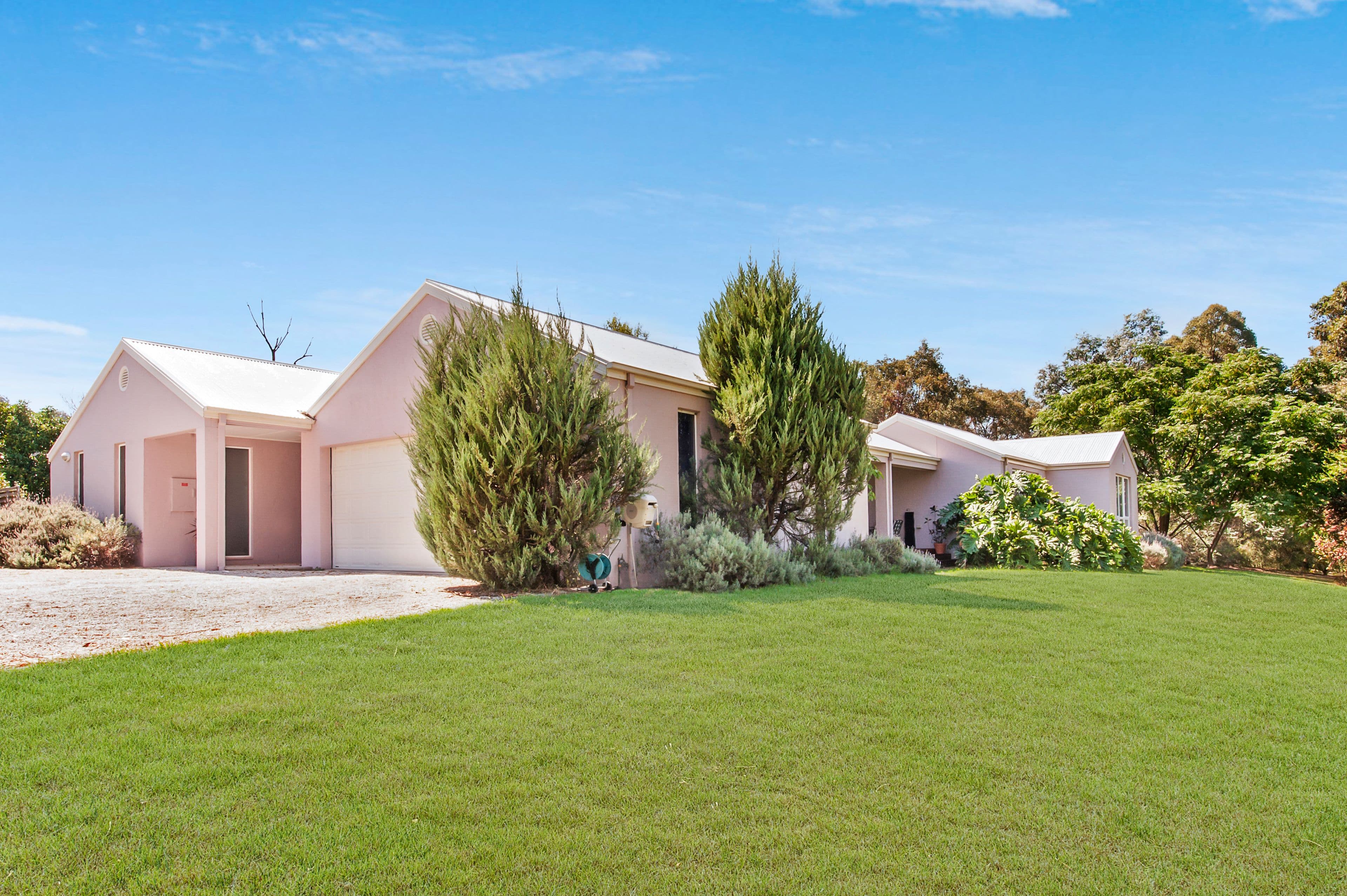 28 Innisfree Drive, West Wodonga VIC 3690, West Wodonga - Image 1