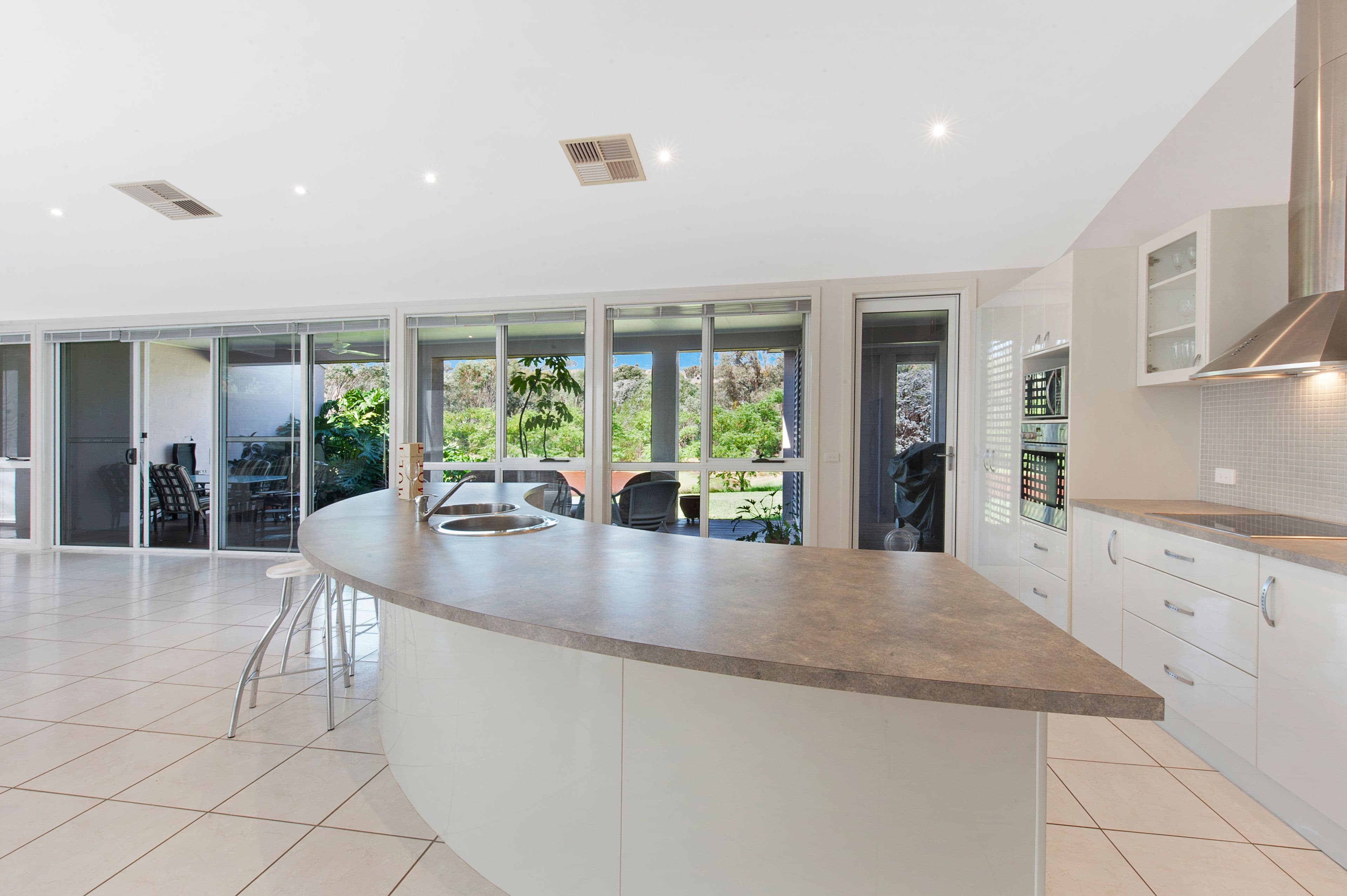 28 Innisfree Drive, West Wodonga VIC 3690, West Wodonga - Thumbnail 4