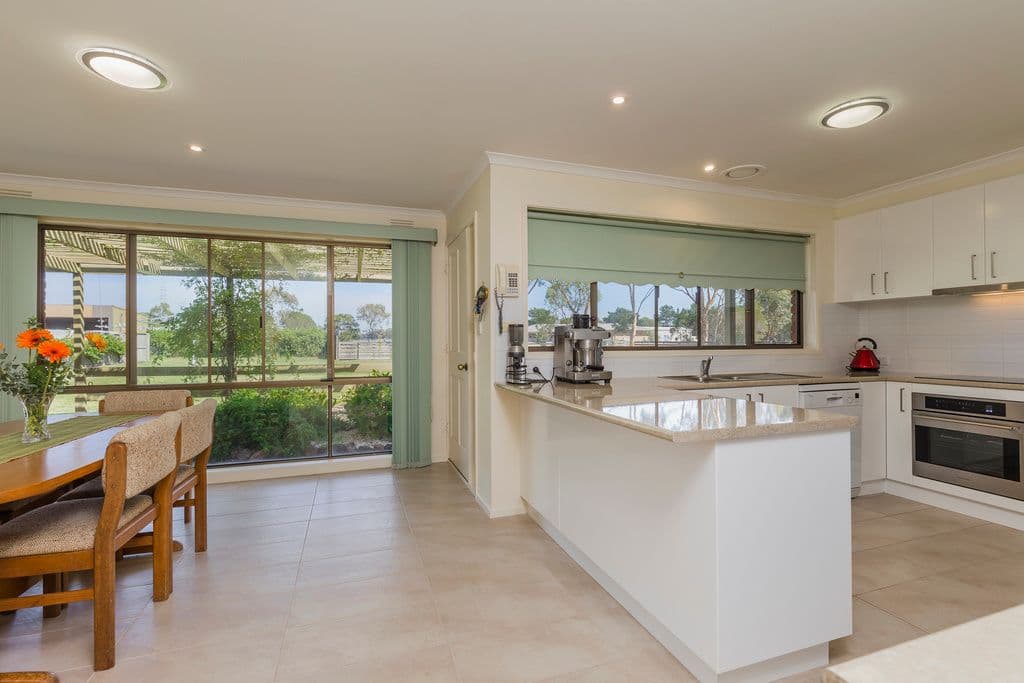 19 Kalkarra Crescent, MOUNT DUNEED VIC 3217, Mount Duneed - Thumbnail 6