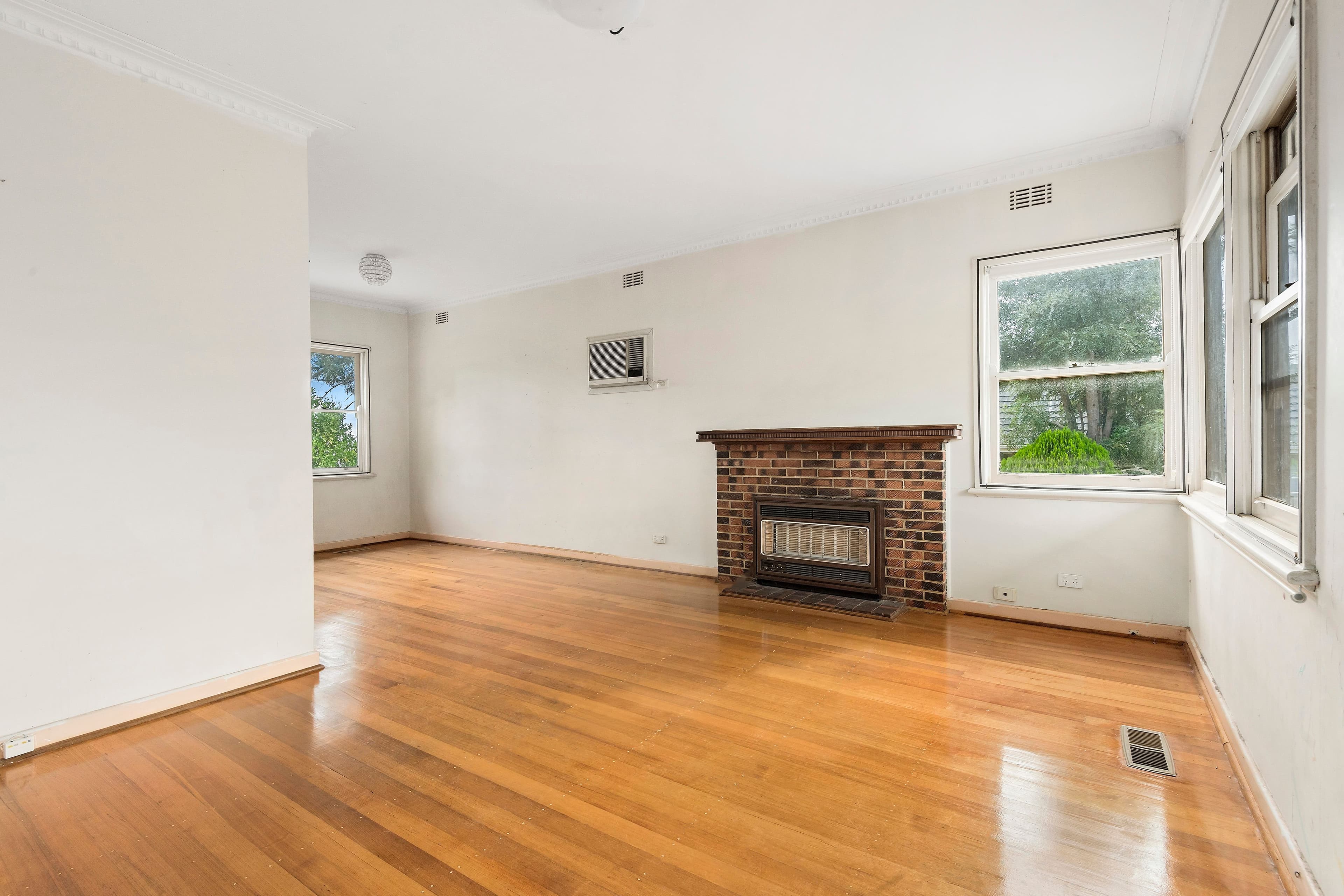 16 Rees Street, Burwood VIC 3125, Burwood - Thumbnail 2