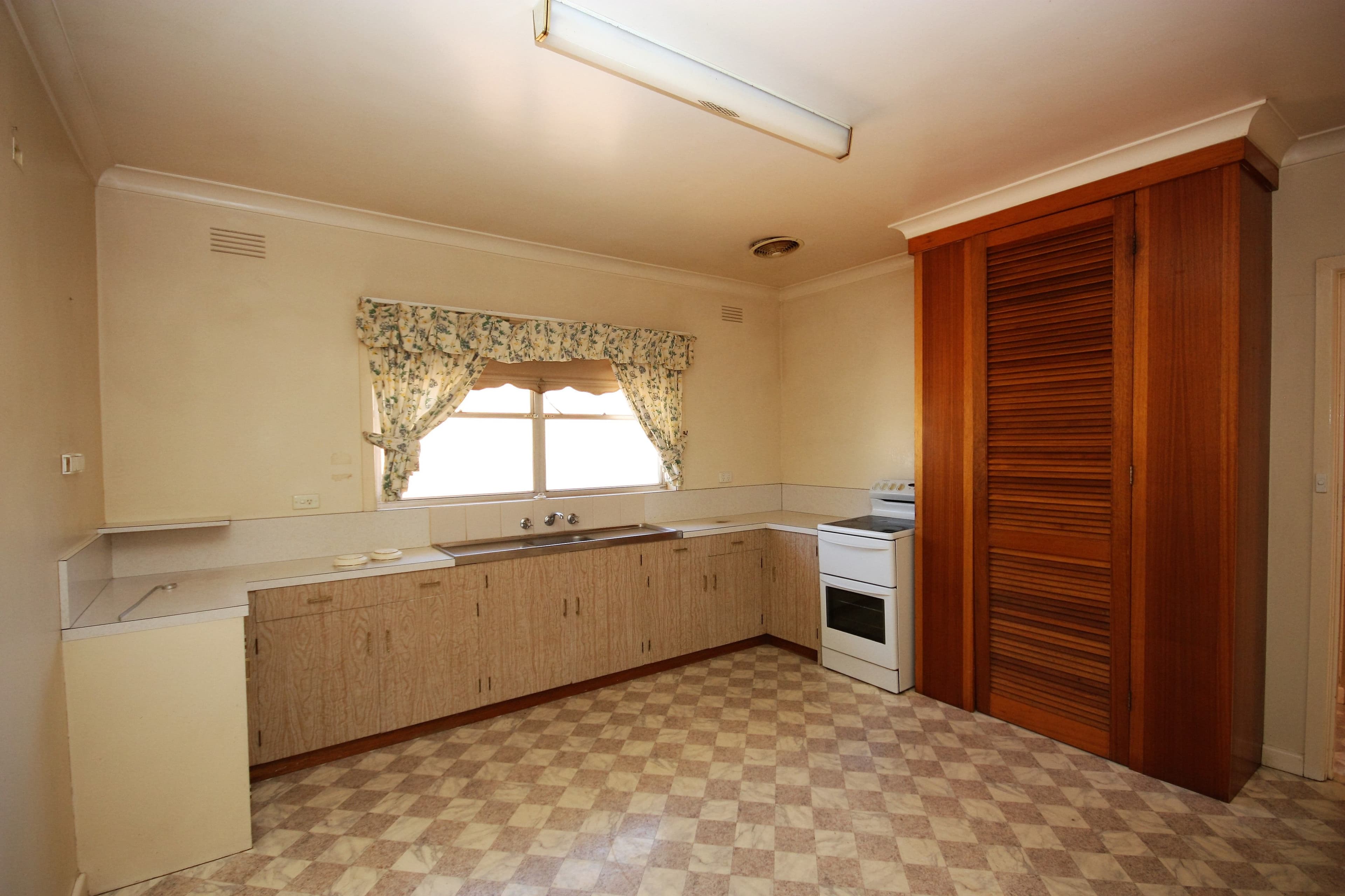68 Arundel Street, Benalla VIC 3672, Benalla - Thumbnail 2