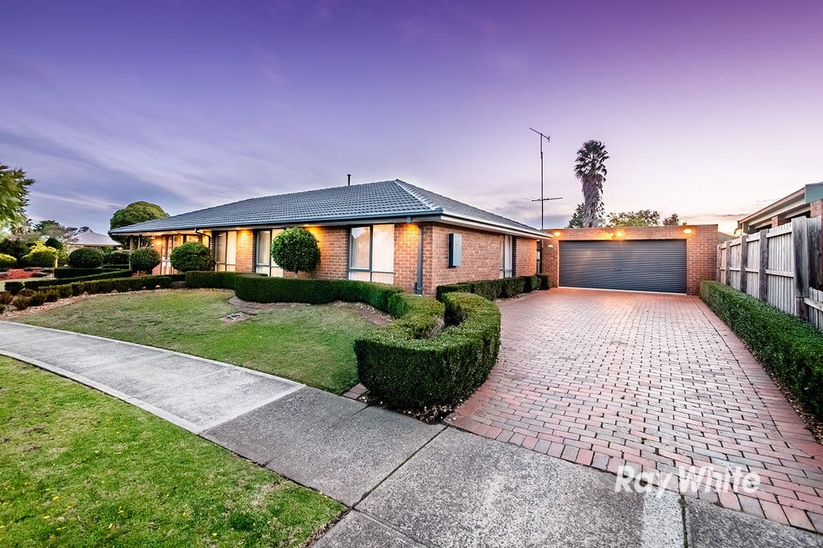 15 Lawless Drive, Cranbourne North VIC 3977, Cranbourne North - Thumbnail 2