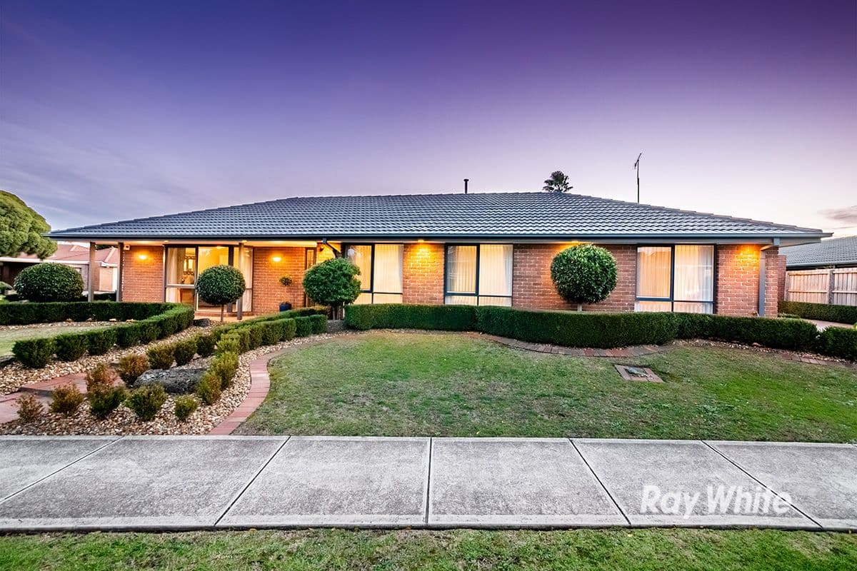 15 Lawless Drive, Cranbourne North VIC 3977, Cranbourne North - Thumbnail 3
