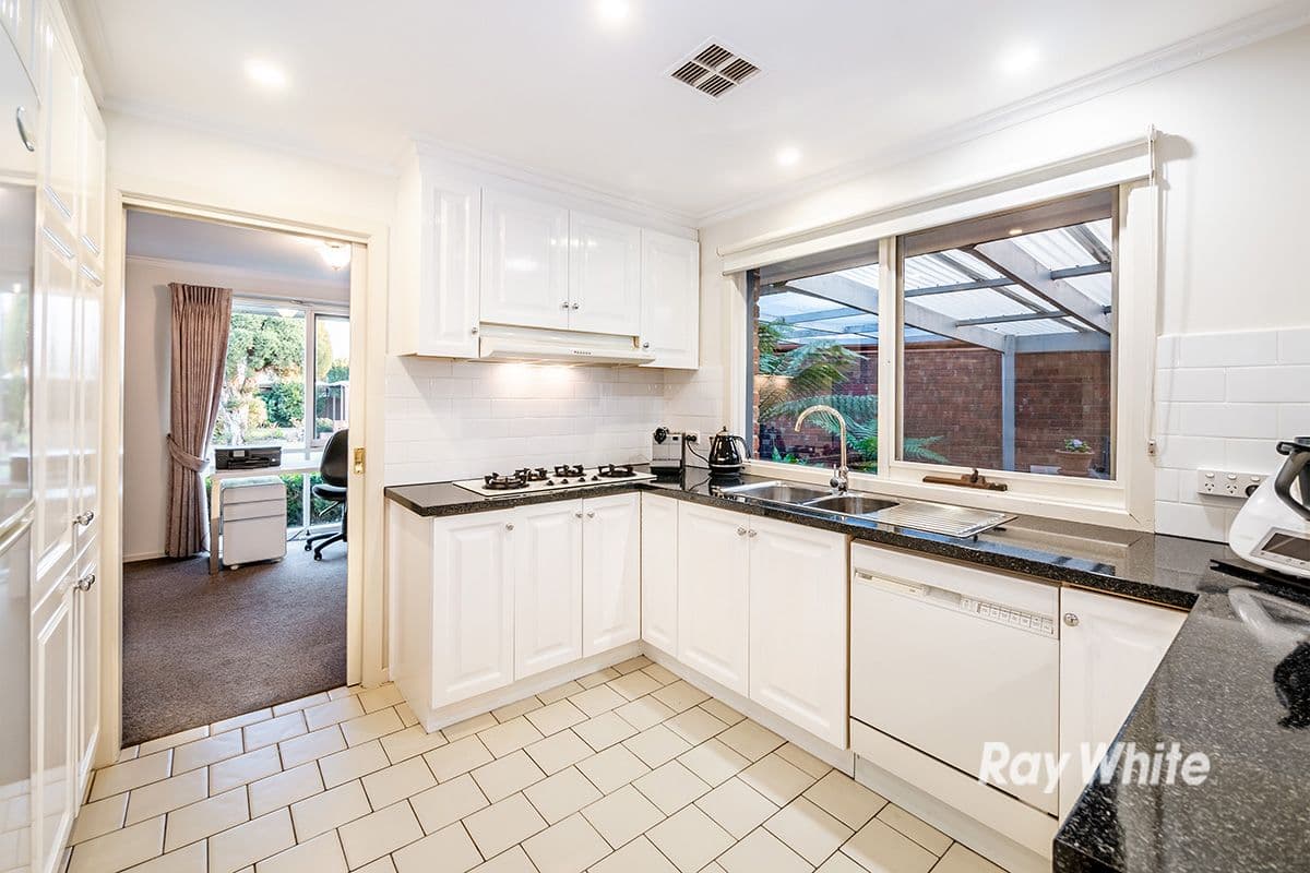 15 Lawless Drive, Cranbourne North VIC 3977, Cranbourne North - Thumbnail 4