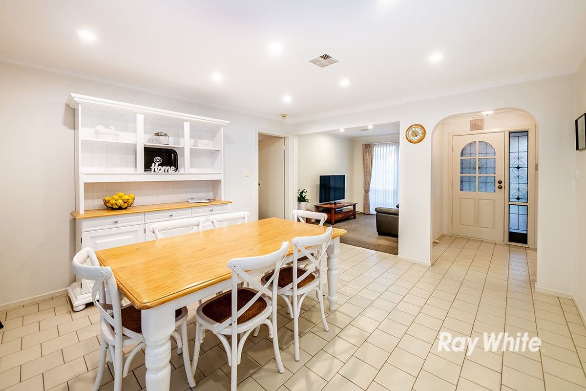 15 Lawless Drive, Cranbourne North VIC 3977, Cranbourne North - Thumbnail 6