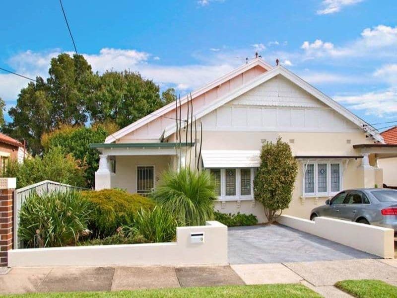 9 Warwillah Road, Russell Lea - Image 1
