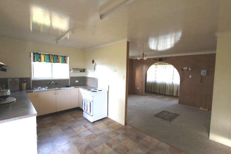 8 Flinders Street, BAKERS CREEK QLD 4740, Bakers Creek - Thumbnail 3