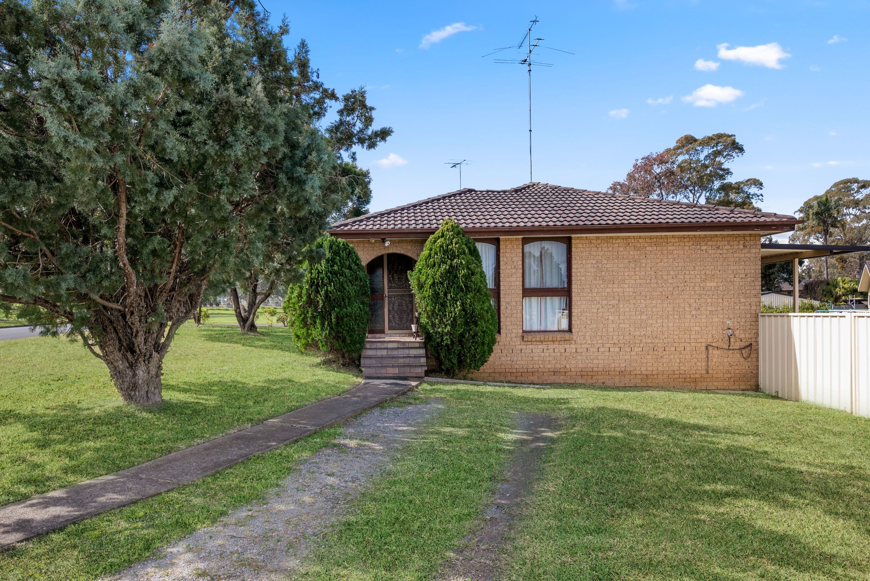 28 Oberon Crescent, South Penrith NSW 2750, South Penrith - Thumbnail 2