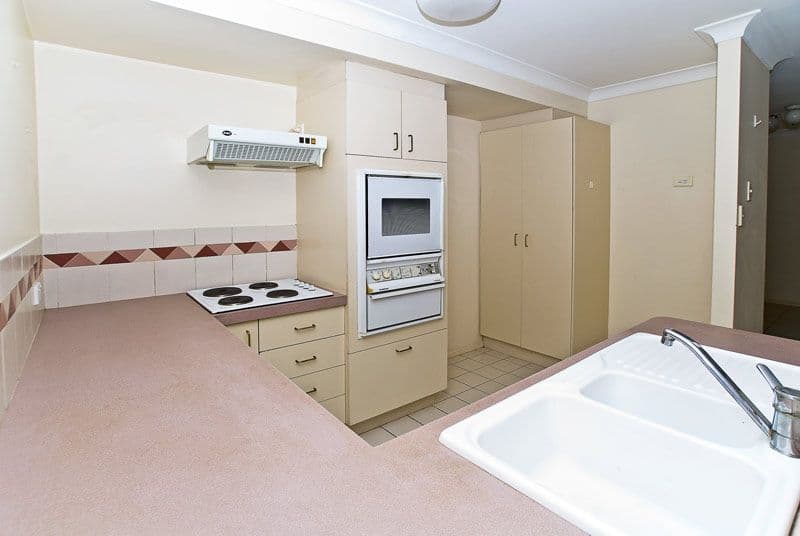 23 Tristan Court, BENOWA QLD 4217, Benowa - Thumbnail 2