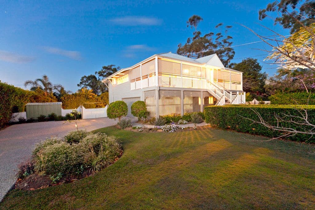 10 Birdwood Road, BIRKDALE QLD 4159, Birkdale - Image 1