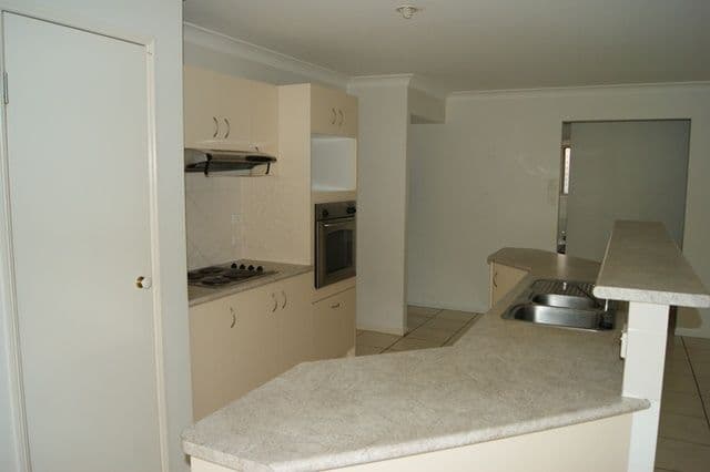15 Gloria Court, Deception Bay QLD 4508, Deception Bay - Thumbnail 3