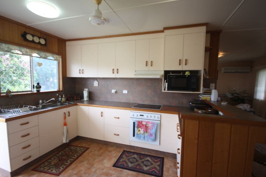 23 Bowling Green Street, BRANDON QLD 4808, Brandon - Thumbnail 2